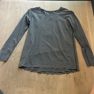 Lulu lemon long sleep black and white stripe long sleeve shirt